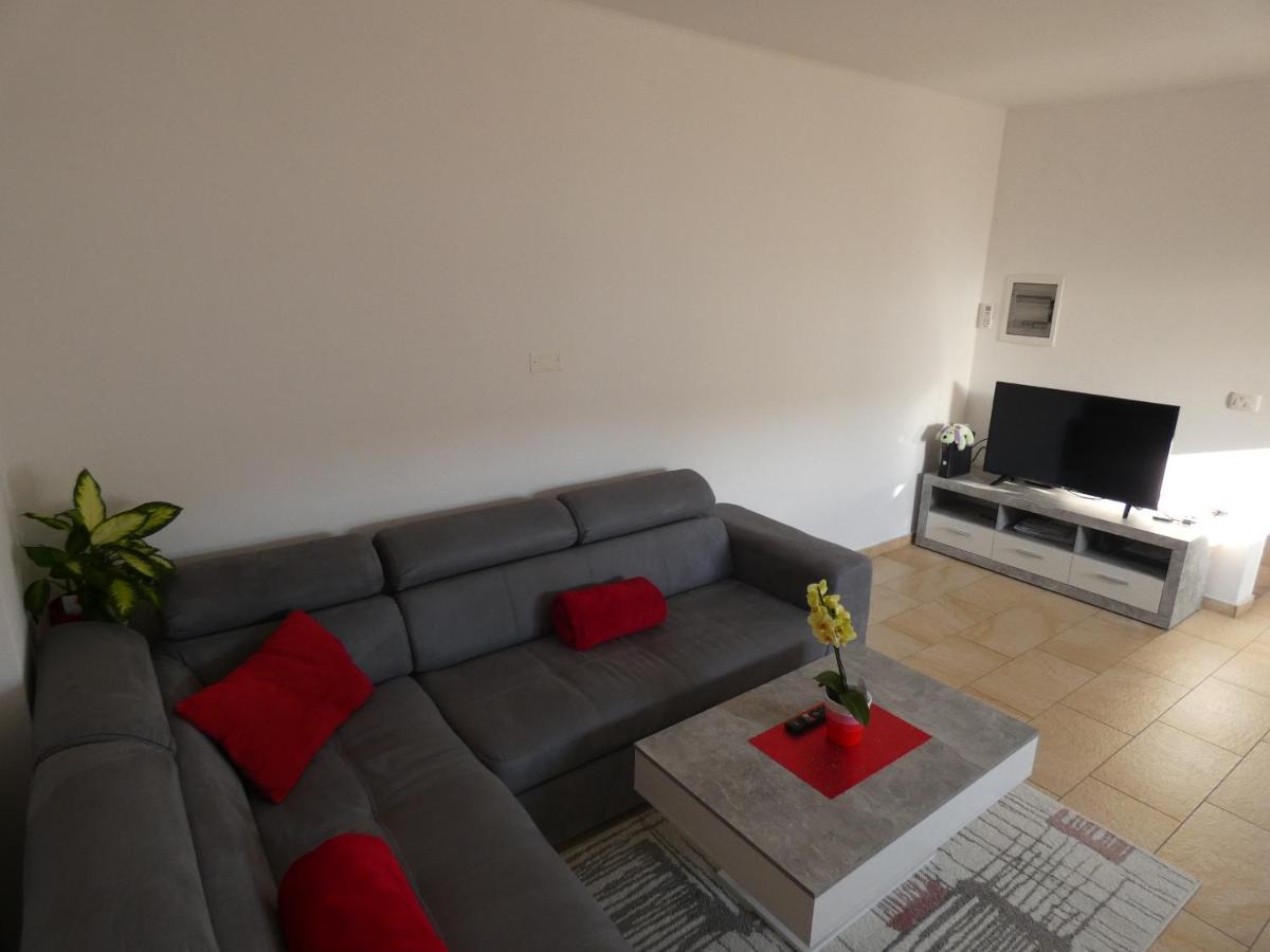 Apartment & Olive Oil Valuma Koper városi község Kültér fotó